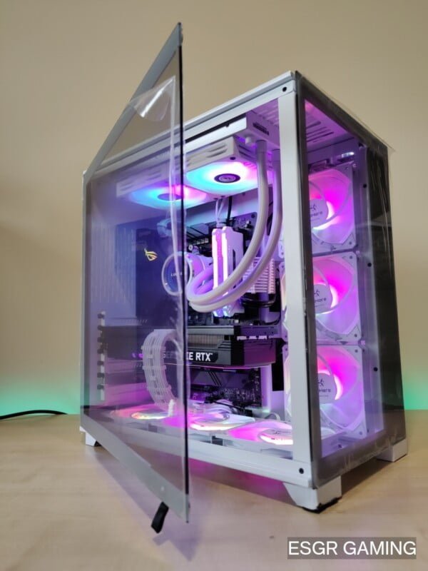 WHITE RTX3070 RYZEN 5 5600X 16GB RAM