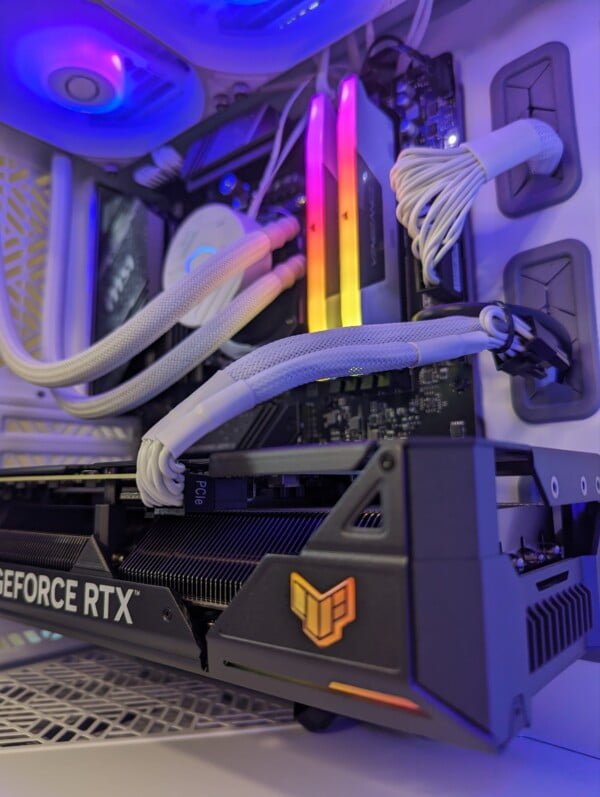 Ryzen 7800x3D 32GB DDR5 RTX4070 WHITE - Image 6
