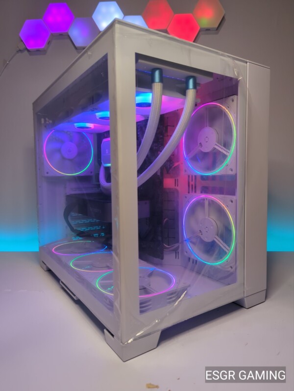 White Lian Li Ryzen 5800x 16GB RTX3070